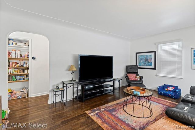 4526 Milton Drive, Flint, MI 48507