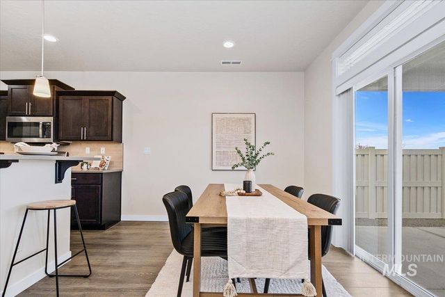 6822 S Maverick Way, Boise, ID 83709