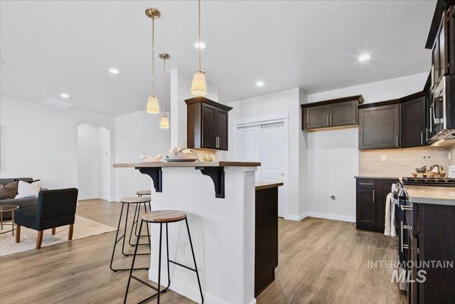 6822 S Maverick Way, Boise, ID 83709