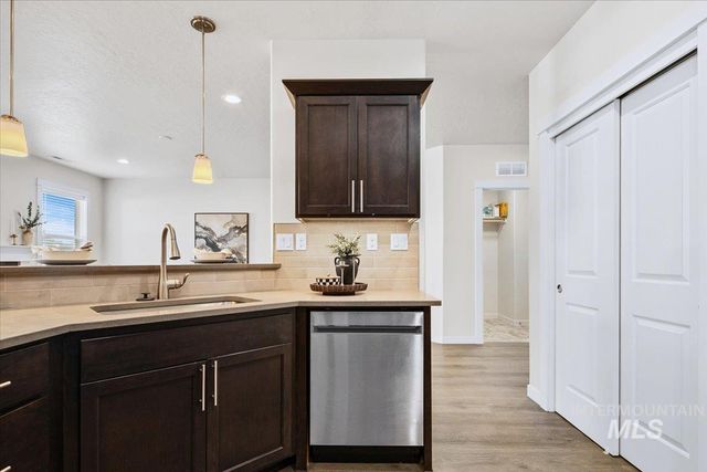 6822 S Maverick Way, Boise, ID 83709