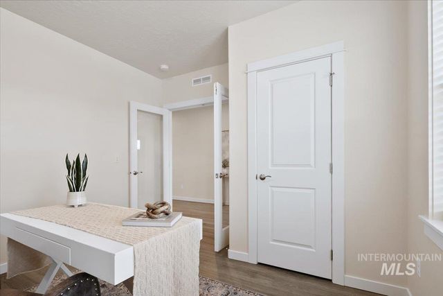 6822 S Maverick Way, Boise, ID 83709