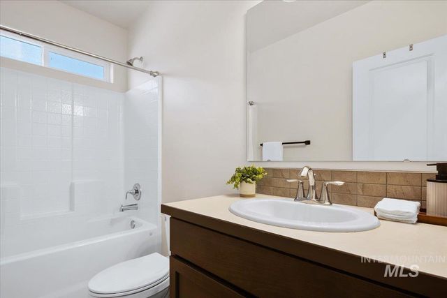 6822 S Maverick Way, Boise, ID 83709