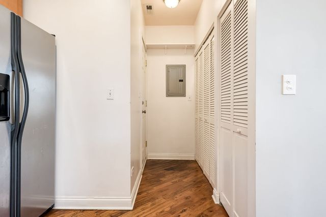 4749 W Roscoe Street 3, Chicago, IL 60641