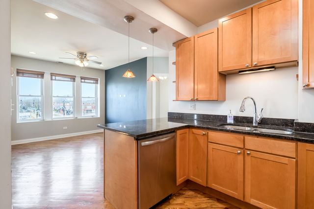 4749 W Roscoe Street 3, Chicago, IL 60641