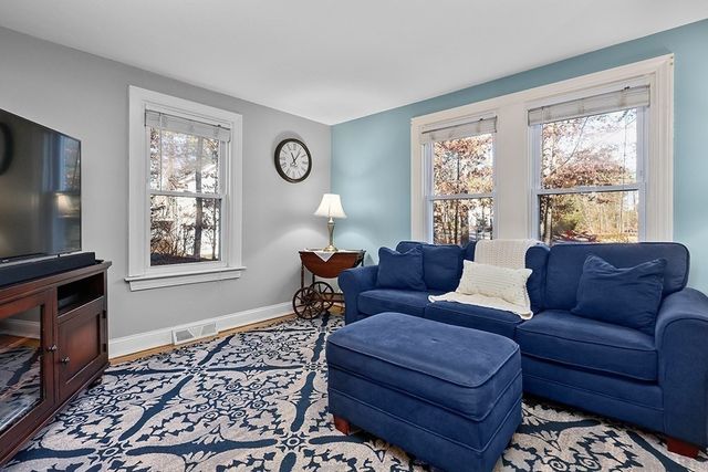 9 Sharon Ave, Norfolk, MA 02056