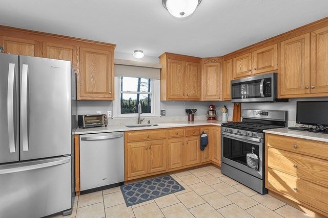 9 Sharon Ave, Norfolk, MA 02056