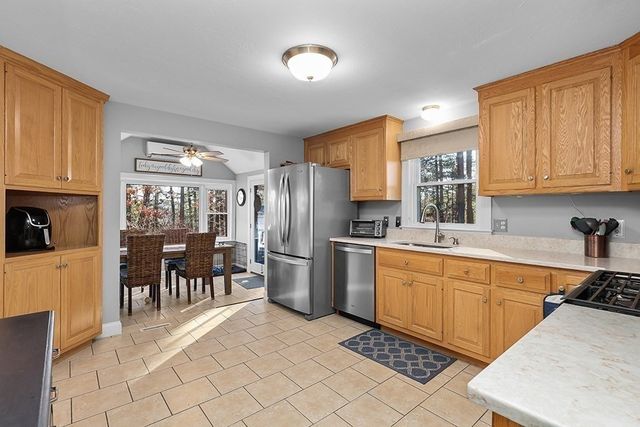 9 Sharon Ave, Norfolk, MA 02056