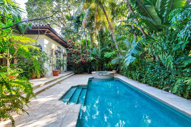 446 Brazilian Avenue, Palm Beach, FL 33480