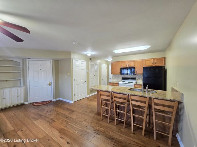 2726 Hollywood Terrace 103, Louisville, KY 40206