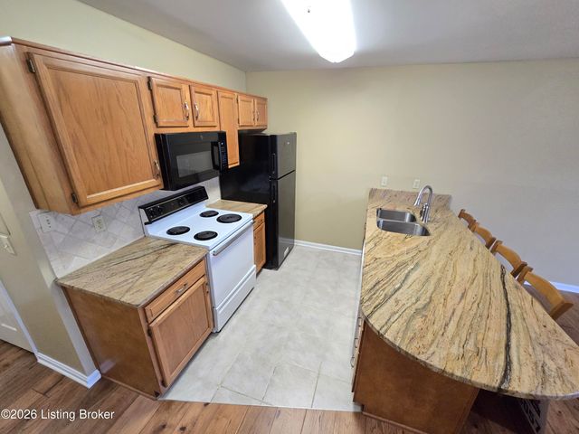 2726 Hollywood Terrace 103, Louisville, KY 40206