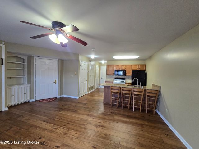 2726 Hollywood Terrace 103, Louisville, KY 40206