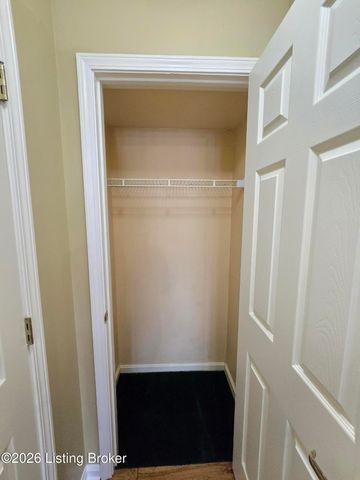 2726 Hollywood Terrace 103, Louisville, KY 40206