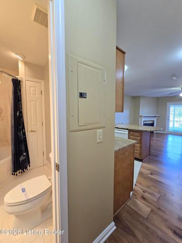 2726 Hollywood Terrace 103, Louisville, KY 40206