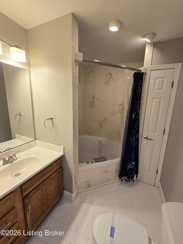 2726 Hollywood Terrace 103, Louisville, KY 40206