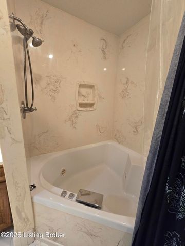 2726 Hollywood Terrace 103, Louisville, KY 40206