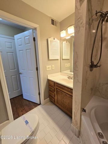 2726 Hollywood Terrace 103, Louisville, KY 40206