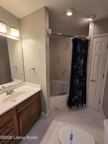 2726 Hollywood Terrace 103, Louisville, KY 40206