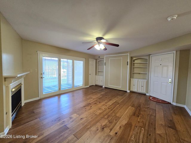 2726 Hollywood Terrace 103, Louisville, KY 40206
