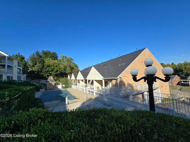 2726 Hollywood Terrace 103, Louisville, KY 40206