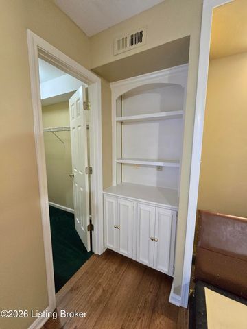 2726 Hollywood Terrace 103, Louisville, KY 40206