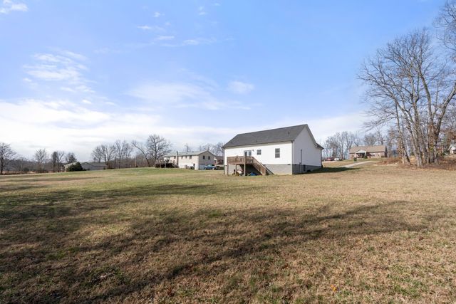 1007 Edgewood Dr, Dickson, TN 37055
