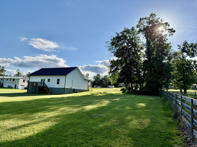 1007 Edgewood Dr, Dickson, TN 37055