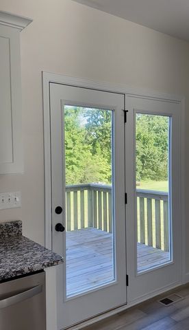 1007 Edgewood Dr, Dickson, TN 37055