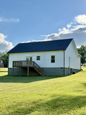 1007 Edgewood Dr, Dickson, TN 37055