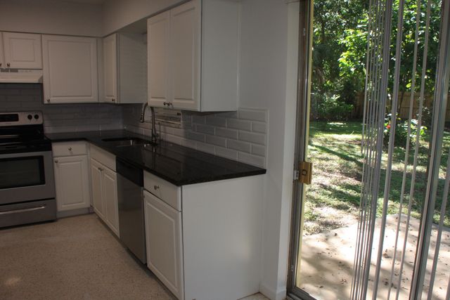 635 18th Place, Vero Beach, FL 32960