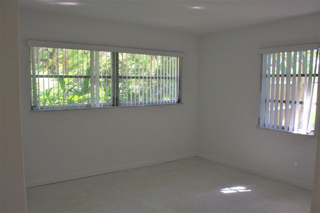 635 18th Place, Vero Beach, FL 32960