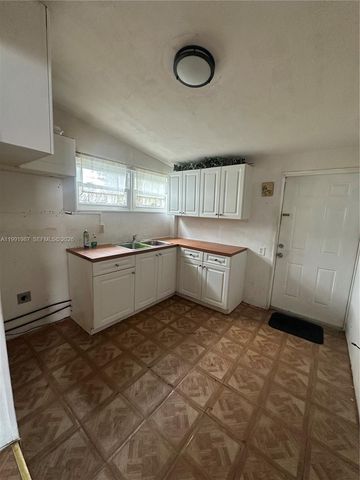 2604 Mayo St, Hollywood, FL 33020