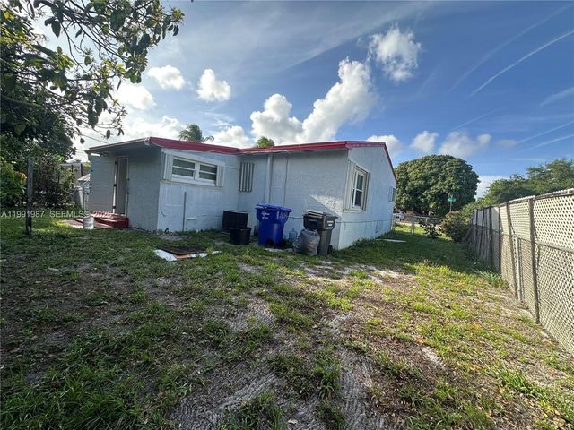 2604 Mayo St, Hollywood, FL 33020