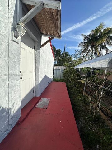 2604 Mayo St, Hollywood, FL 33020