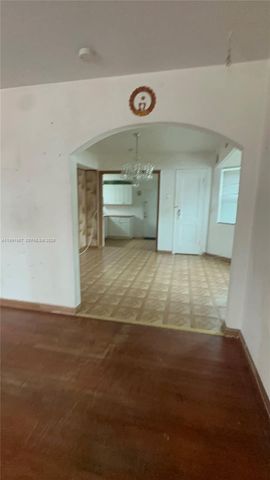 2604 Mayo St, Hollywood, FL 33020