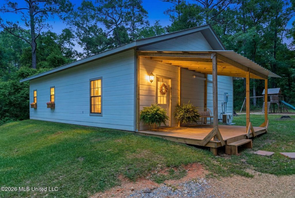 218 John Evans Road, Petal, MS 39465