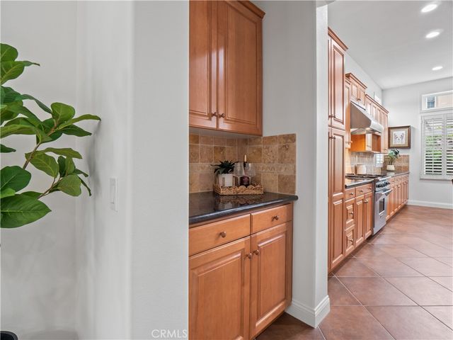 25679 Smoketree, Valencia, CA 91381