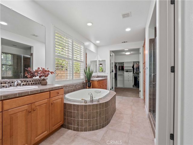 25679 Smoketree, Valencia, CA 91381