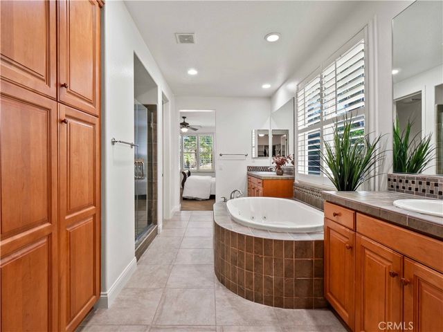 25679 Smoketree, Valencia, CA 91381