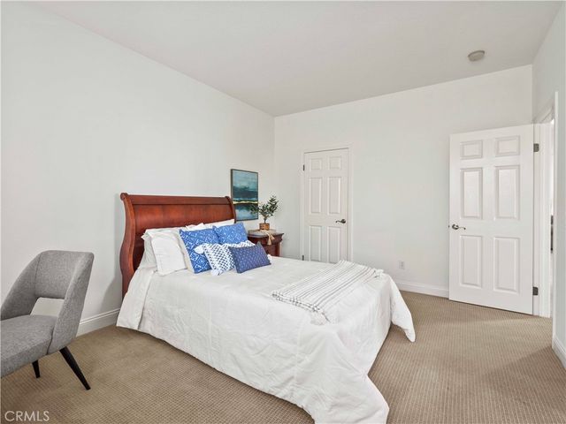 25679 Smoketree, Valencia, CA 91381