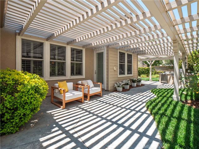 25679 Smoketree, Valencia, CA 91381