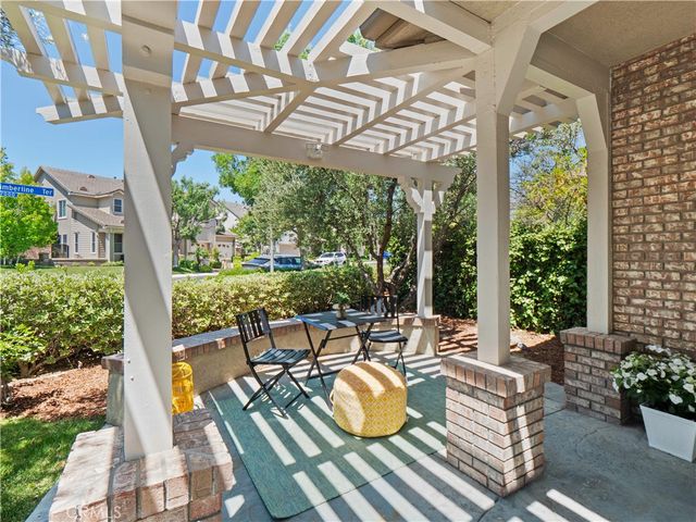 25679 Smoketree, Valencia, CA 91381