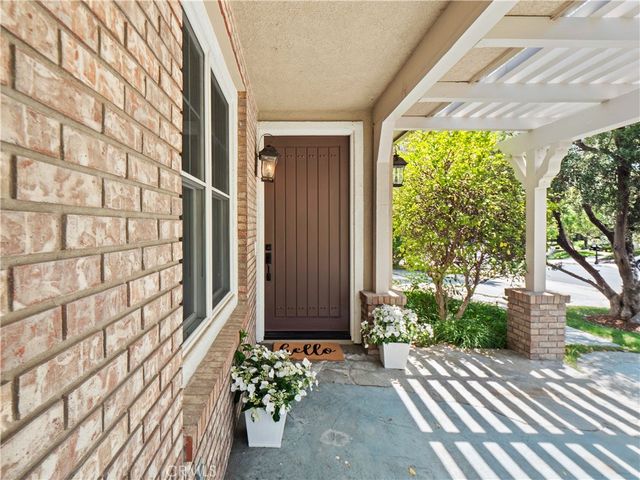 25679 Smoketree, Valencia, CA 91381