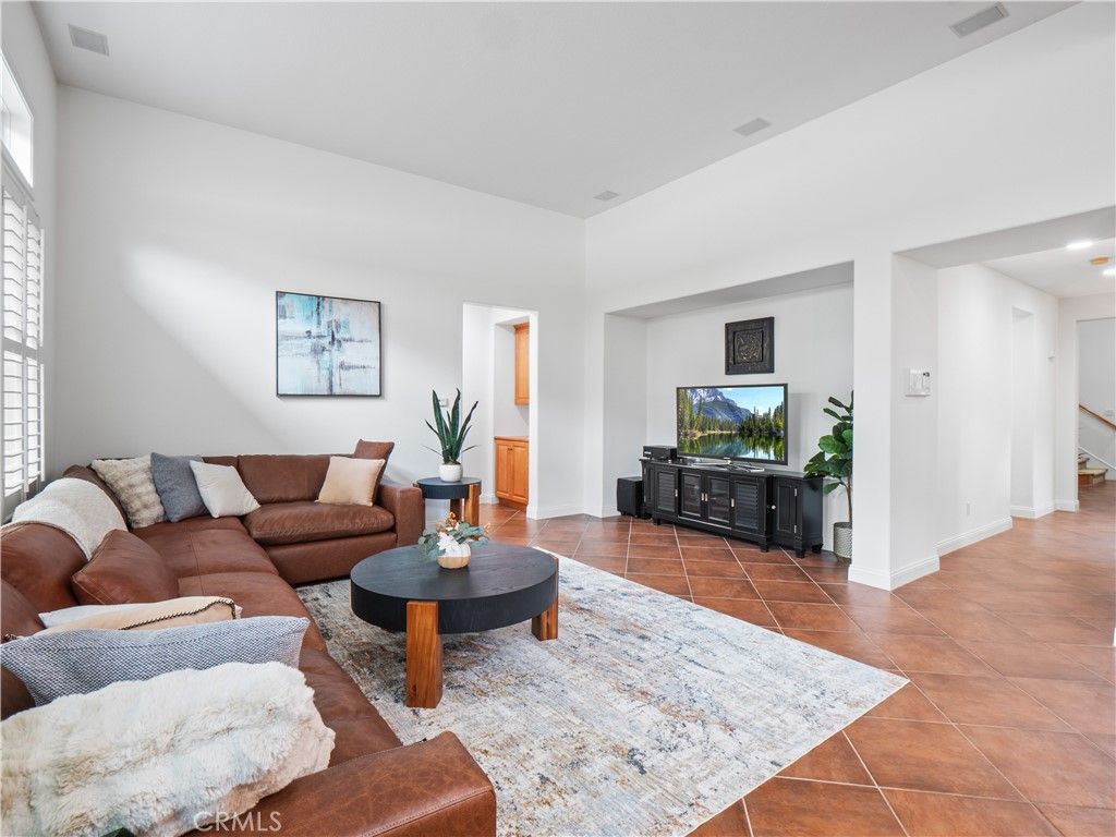 Image 14 of property listing at 25679 Smoketree, Valencia, CA 91381