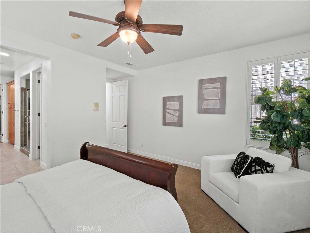 Image 16 of property listing at 25679 Smoketree, Valencia, CA 91381