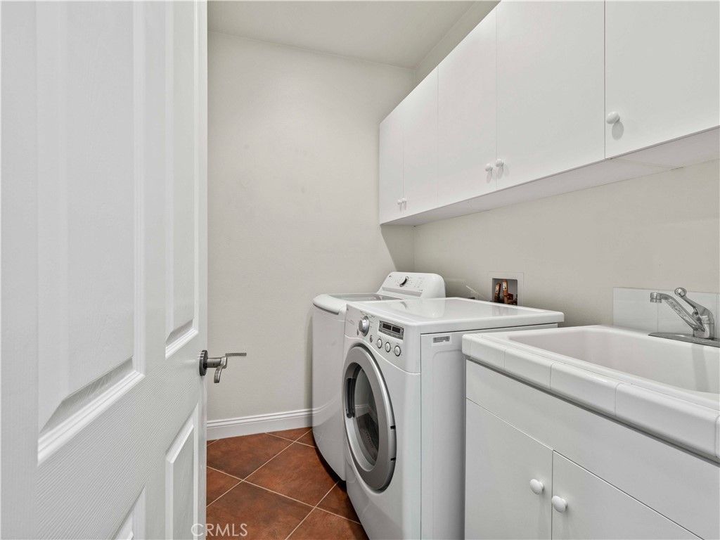 Image 29 of property listing at 25679 Smoketree, Valencia, CA 91381