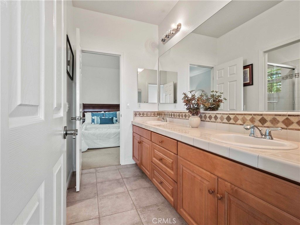 Image 31 of property listing at 25679 Smoketree, Valencia, CA 91381