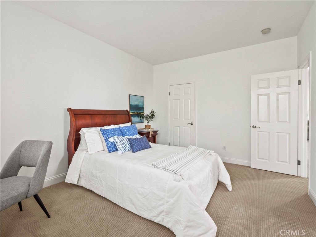 Image 32 of property listing at 25679 Smoketree, Valencia, CA 91381