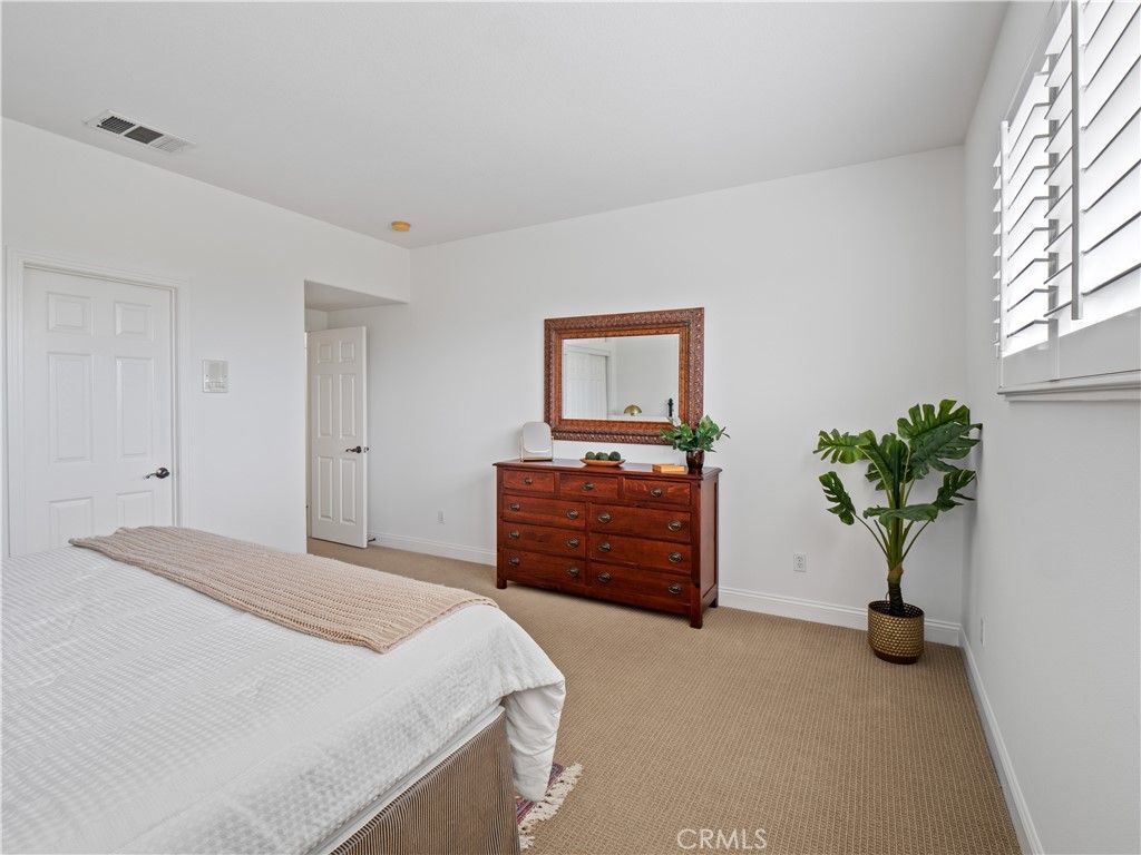 Image 39 of property listing at 25679 Smoketree, Valencia, CA 91381