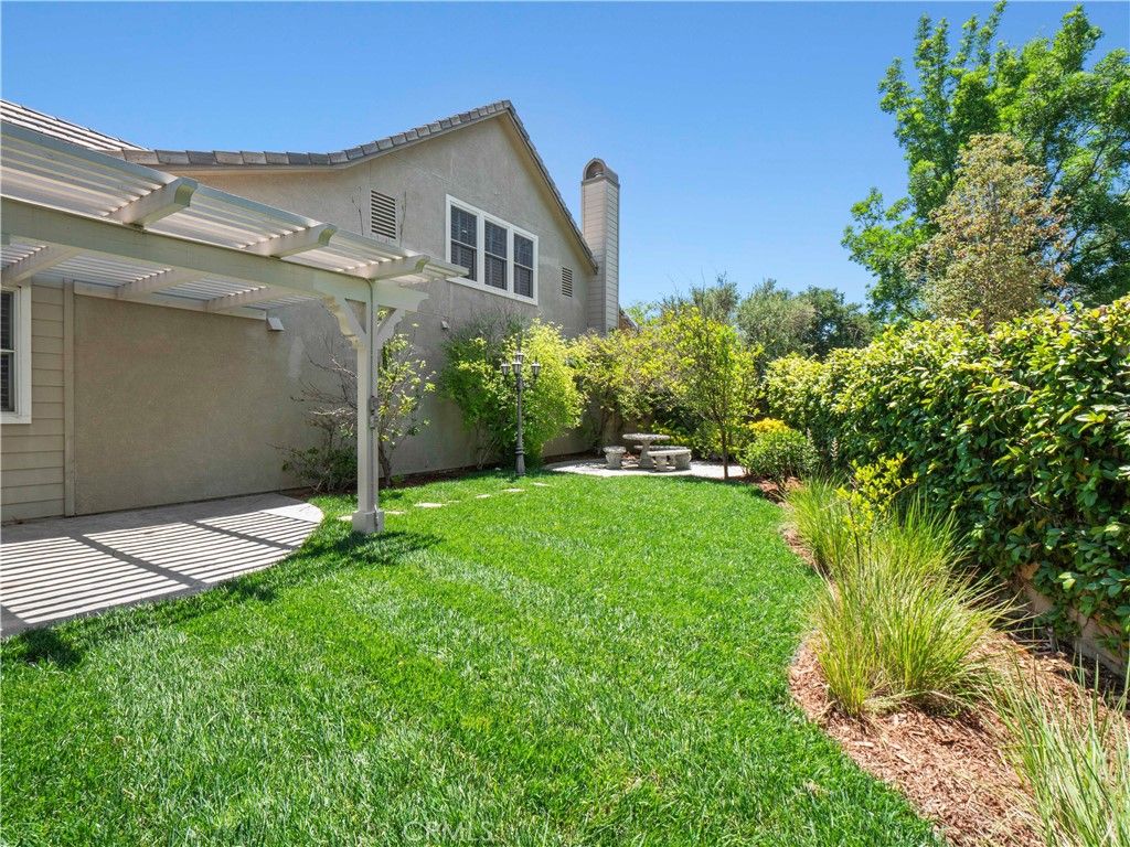 Image 40 of property listing at 25679 Smoketree, Valencia, CA 91381