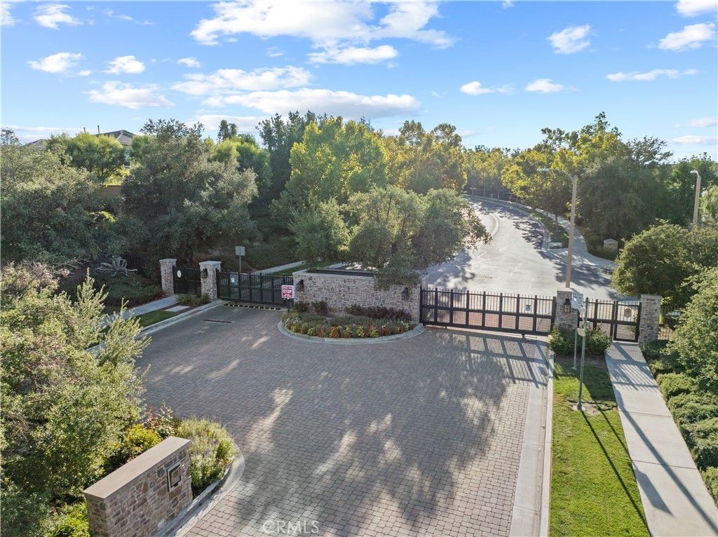 Image 53 of property listing at 25679 Smoketree, Valencia, CA 91381